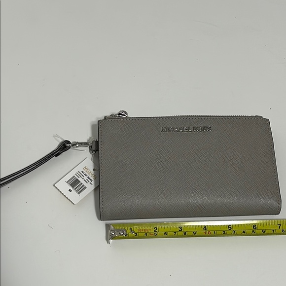 Michael Kors Gray Leather Wallet Sleek Design - Picture 1 of 10